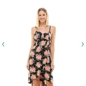 Lily Rose Junior Molded Cup Faux Wrap Floral Skater Dress Women’s Small